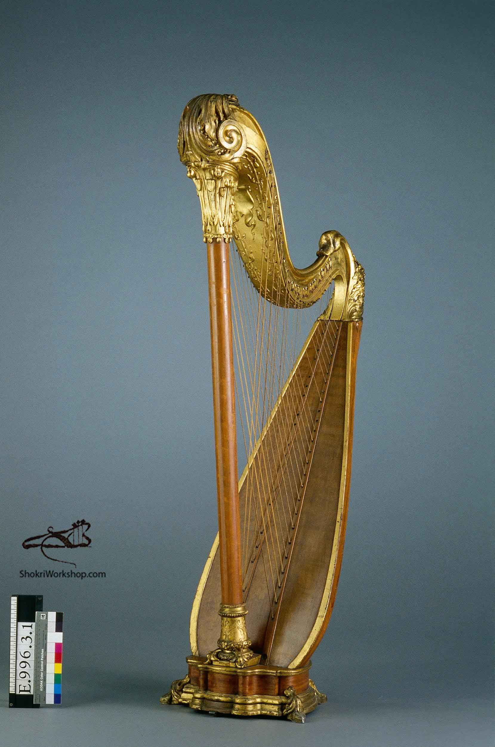 Harpe chromatique dite harpe-luth