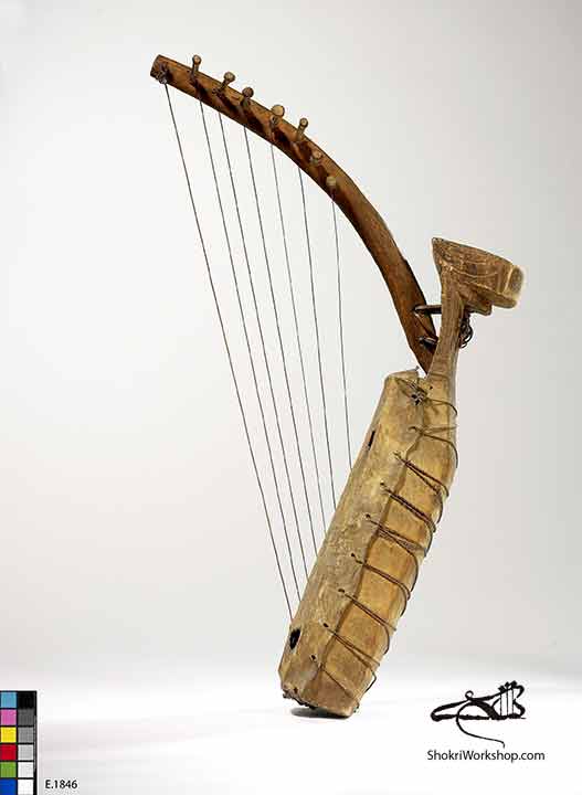 Harpe arquée "ngombi"